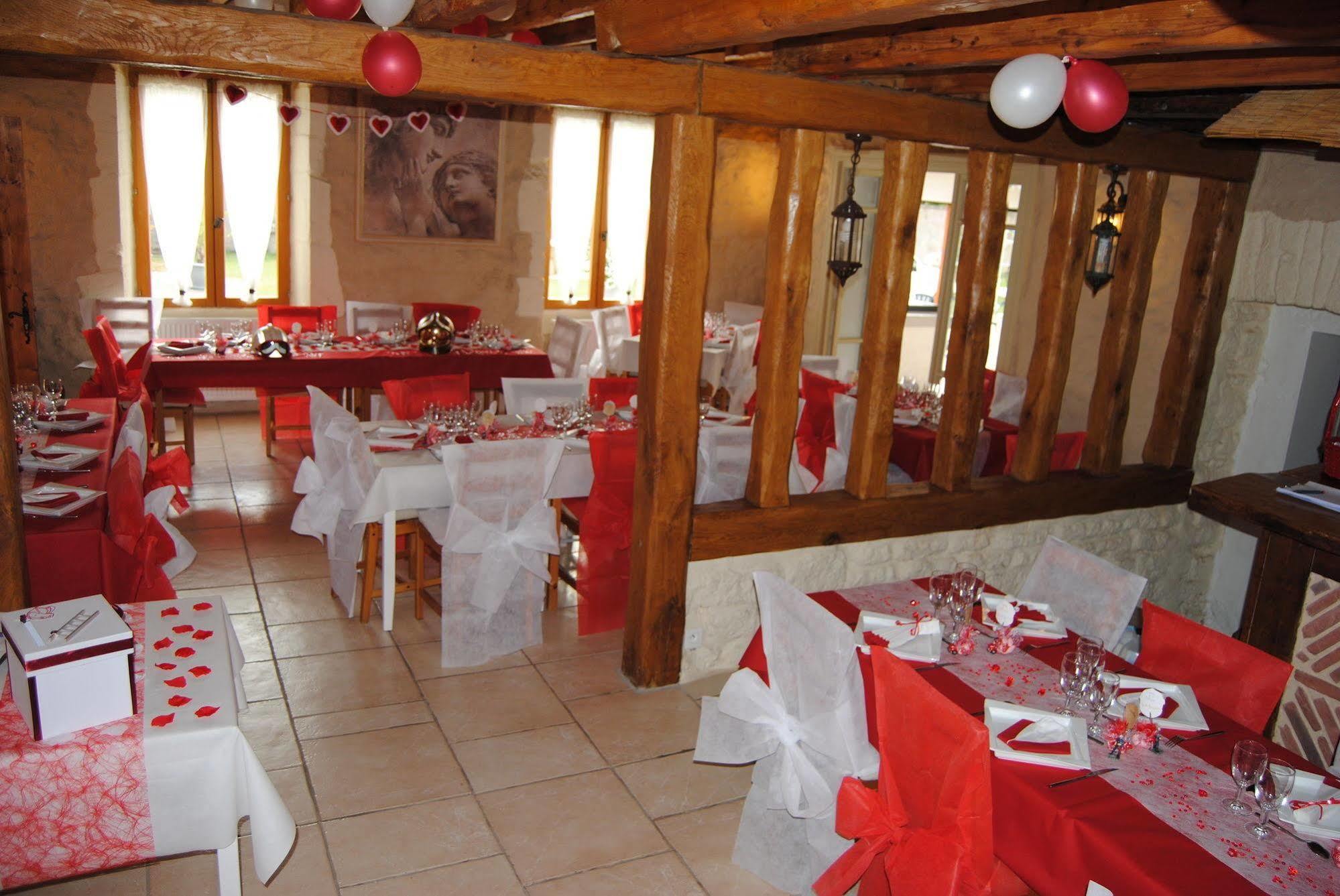 Hotel Le Domaine Des Papillons Beaujeu-Saint-Vallier-et-Pierrejux Exteriér fotografie